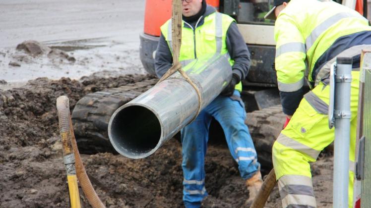 Grund für die Vollsperrung ist ein Wasserrohrbruch. (Symbolfoto)