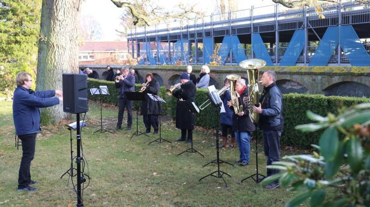 Noch zum Totensonntag war ein gemeinsames Spielen zum Gottesdienst in Hagenow möglich. Jetzt ist bis zum 12. Dezember sehr viel abgesagt worden.