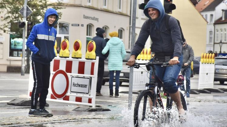 Auch im Januar dieses Jahres sorgte eine Sturmflut für überflutete Straßen und Wege in Wismar.