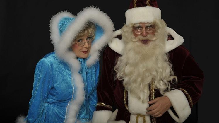Gemeinsam mit der Märchentante macht der Rostocker Weihnachtsmann schon seit vielen Jahren Kinder und Erwachsene glücklich.