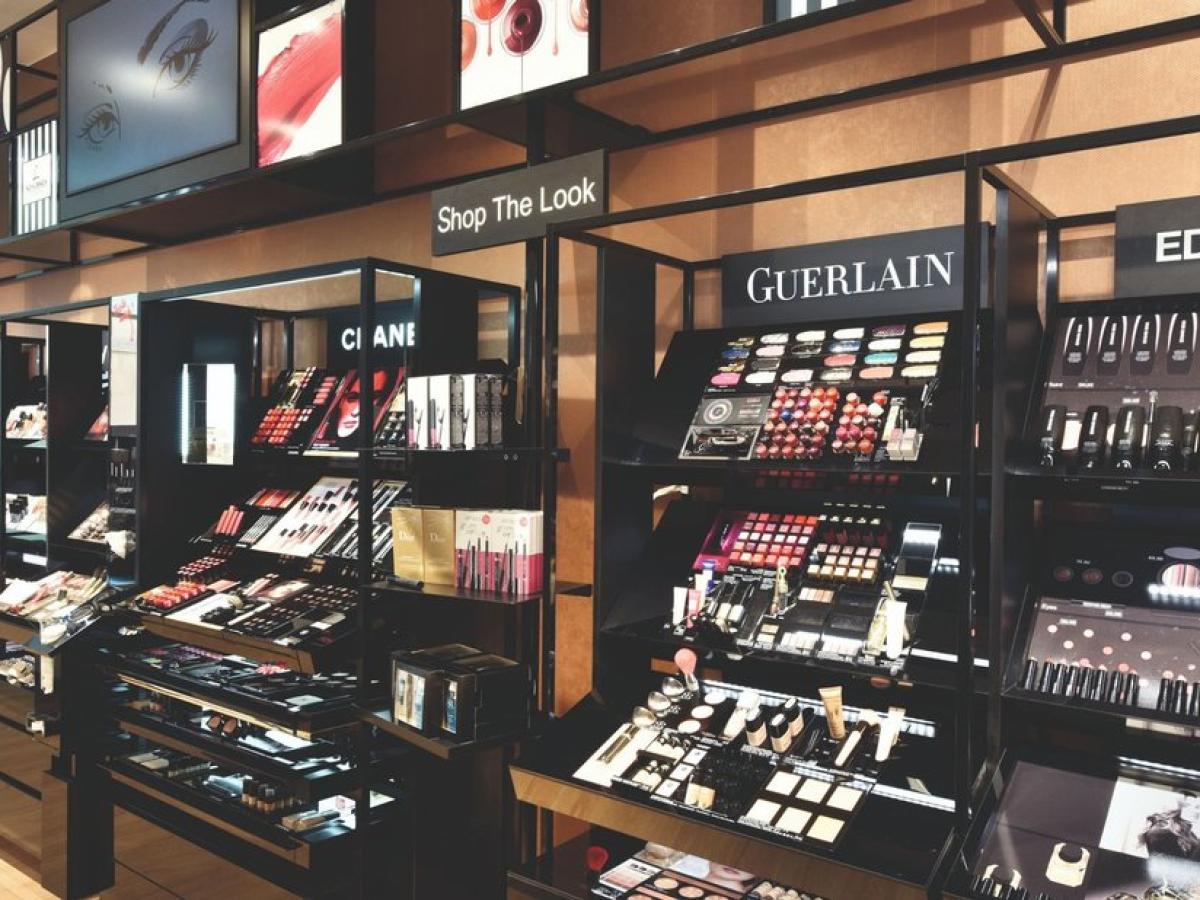 Douglas-Schließung: Schuback-Filiale im Stadtzentrum Schenefeld