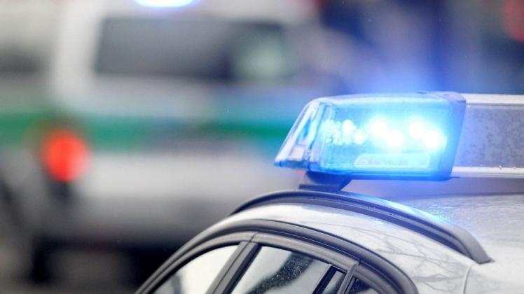 Nach einem Bürgerhinweis war die Polizei in ein Gewerbegebiet in Neubrandenburg ausgerückt und hatte die illegale Party aufgelöst.