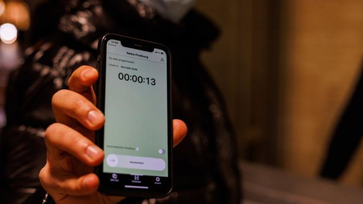 Die Luca-App wurde im März 2020 zur Kontaktnachverfolgung bei Corona-Infektionen eingeführt. Die Luca-App wurde im März 2020 zur Kontaktnachverfolgung bei Corona-Infektionen eingeführt.