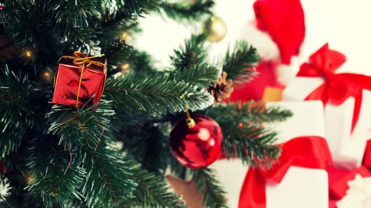Weihnachten ist die Zeit des Schenkens. Was gute und schlechte Geschenke ausmacht, erklärt Konsumkritiker Carl Tillessen im Interview.