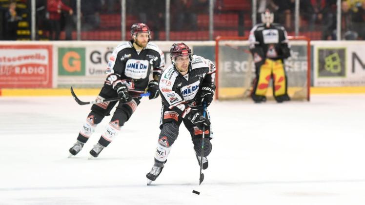 Er ist mit sieben Toren und 37 (!) Vorlagen der drittbeste Scorer der Oberliga Nord: Justin Maylan Er ist mit sieben Toren und 37 (!) Vorlagen der drittbeste Scorer der Oberliga Nord: Justin Maylan