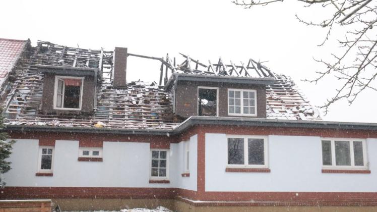 Das vom Brand zerstörte Haus in Hof Gramnitz, die Polizei schätzte den Schaden auf gut 200000 Euro.
