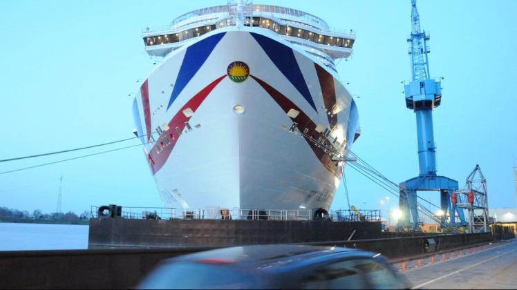 Hohe Verluste hat der Werft nach eigenen Angaben die Ablieferung des Kreuszfahrtschiffes "Iona" im vergangenen Jahr beschert (Archivbild).
