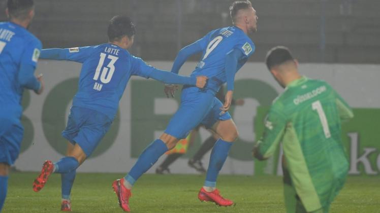 Zweifacher Torschütze der Sportfreunde: Nils Stettin. Zweifacher Torschütze der Sportfreunde: Nils Stettin.