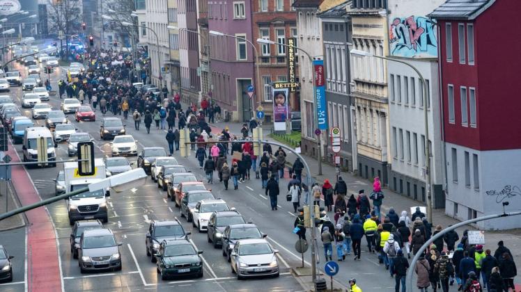 Am vorigen Samstag (11. Dezember) zogen 2300 Impfskeptiker und Gegner der Corona-Maßnahmen über den Osnabrücker Wallring. Wie viele werden es an diesem Samstag?