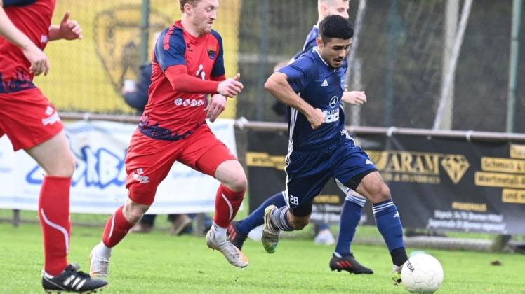 Allah Aid Hamid (am Ball) wechselt vom SV Tur Abdin Delmenhorst in die Bremen-Liga zum Brinkumer SV.