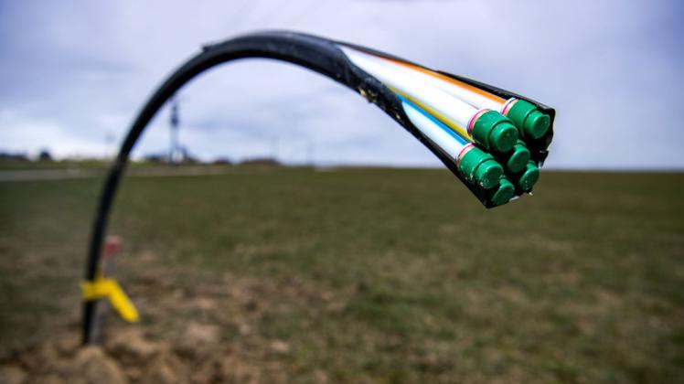 Auch in ländlichen Regionen schreitet der Glasfaser-Ausbau voran: In Beesten werden 2022 weitere Glasfaserkabel verlegt. Damit sind deutlich schnellere Internetverbindungen möglich.