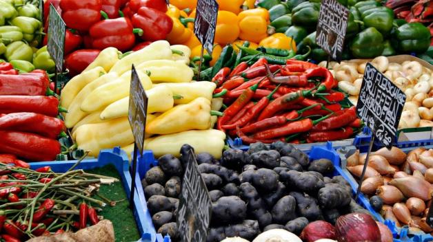 Eine gesunde Mahlzeit sollte zur Hälfte aus Gemüse bestehen, erklärt Monika Bischoff – je bunter, desto besser.