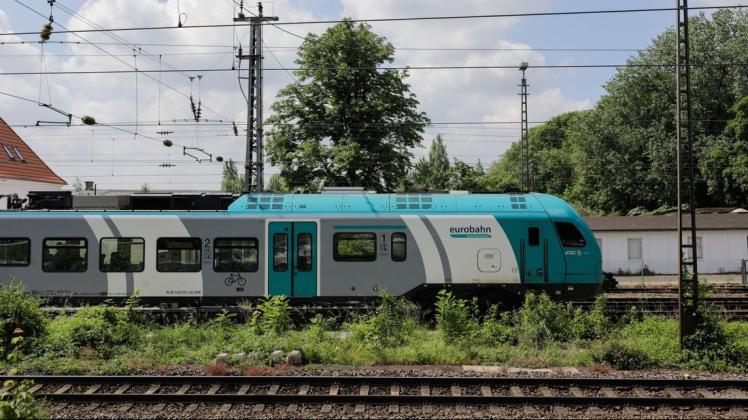 Zugbetrieb gesichert: Die finanziell stark angeschlagene Eurobahn fährt auch über den 31. Dezember 2021 hinaus in dem für Osnabrück wichtigen Teutoburger-Wald-Netz – wenngleich unter neuer Flagge.