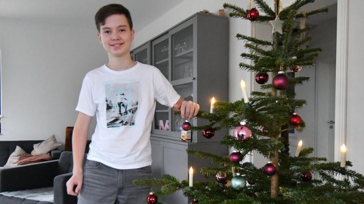 Der Weihnachtsbaum steht schon seit einer Woche. Heute liegen für Marc-Aurel Urban gleich zweimal Geschenke darunter.