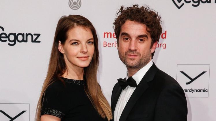 Getrennt: Yvonne Catterfeld und ihr ehemaliger Partner Oliver Wnuk Getrennt: Yvonne Catterfeld und ihr ehemaliger Partner Oliver Wnuk