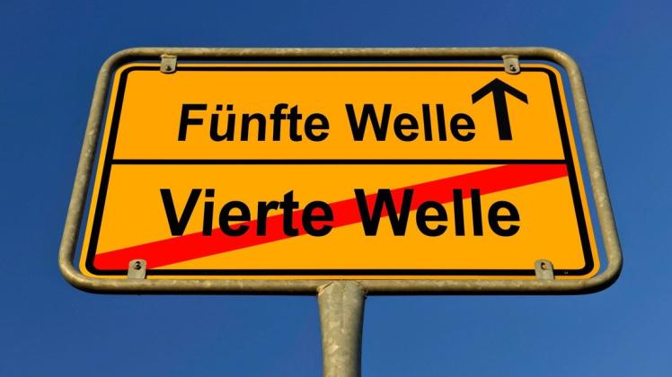Symbolbild, Omikron, Ablösung der vierten durch fünfte Welle der Corona-Krise, Deutschland, Europa *** Symbol image, Omi Inmitten der vierten Welle macht uns ein Experte Mut: Kommende Wellen sollen wesentlich milder verlaufen.