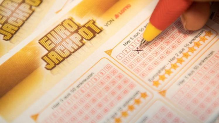 Ein Lottospieler aus Delmenhorst hat an Heiligabend mehr als 225.000 Euro beim Eurojackpot gewonnen.