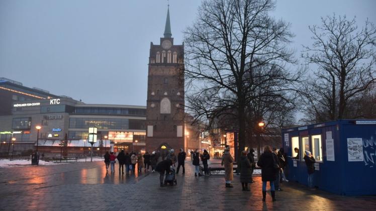 In der Rostocker Innenstadt könnte es vom 31. Dezember auf den 1. Januar ruhiger sein als sonst.