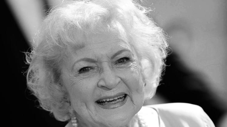 Die US-Schauspielerin Betty White ist kurz vor ihrem 100. Geburtstag gestorben.