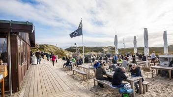 Ein Foto aus besseren Tagen:  Inzwischen hat die Sansibar auf Sylt vorübergehend geschlossen.