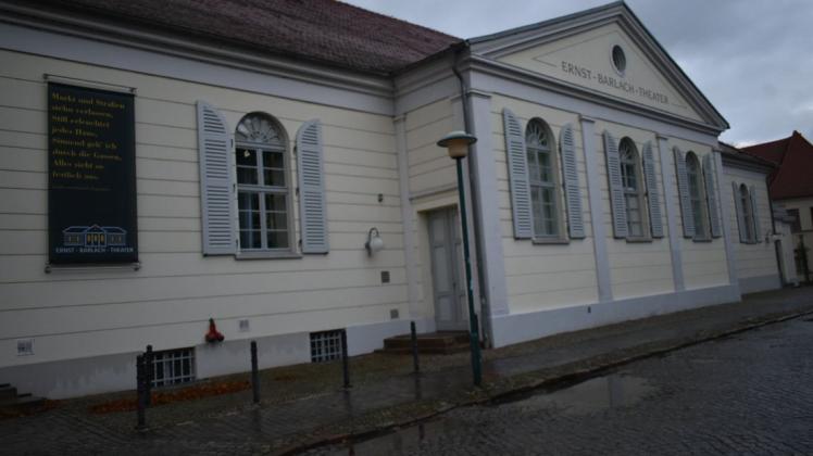 Das Ernst-Barlach-Theater in Güstrow hat seine Veranstaltungen wegen der Corona-Pandemie bis auf weiteres abgesagt.