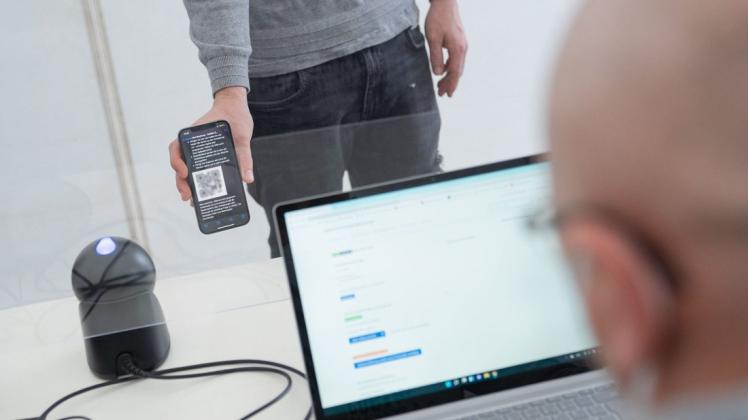 3G-Regel am Arbeitsplatz: Wer für die Kontrollen des Arbeitgebers zuständig ist. 3G-Regel am Arbeitsplatz: Wer für die Kontrollen des Arbeitgebers zuständig ist.
