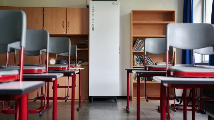 Mobile Luftfilter in Schulen können recht massig ausfallen. Genau das kritisiert die SPD in Delmenhorst - und fordert zusätzliche Kompaktgeräte. (Symbolbild)