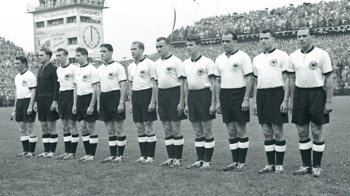 WM 1954 Trikots der Nationalmannschaft aus Neumünster