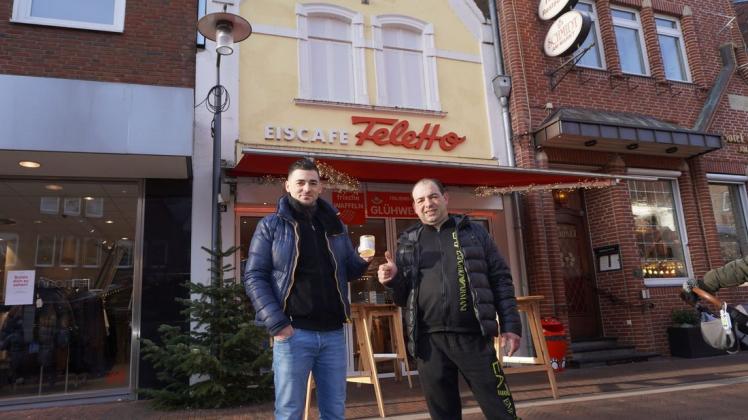 Die zweite Generation im Eiscafé Feletto am Markt in Meppen: (v.l.) Enrico und Roberto Feletti. Nach fast 42 Jahren endete am Mittwoch die Geschichte des Eiscafés.