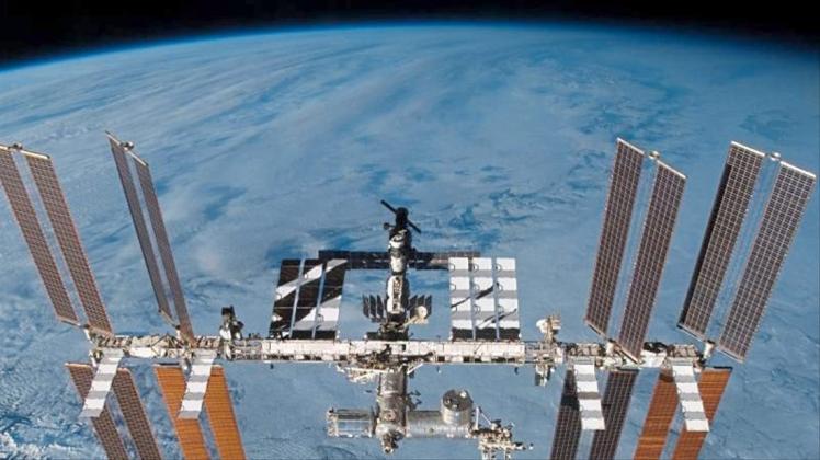 Die Internationale Raumstation (ISS) mit dem angedockten europäischen Wissenschaftslabor Columbus. Foto: Nasa/AP
