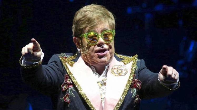 Elton John kritisiert die Zensur schwuler „Rocketman“-Szenen in Russland. 