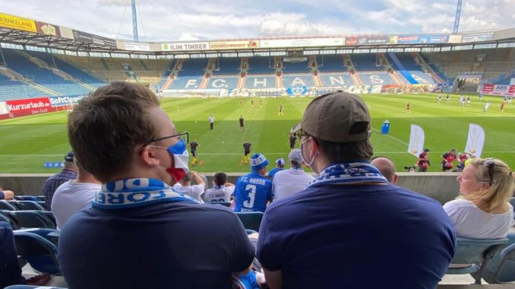 Gegen Halle sollen wieder Fans ins Stadion. Der FC Hansa plant einen Feldversuch mit 777 Zuschauern im Ostduell.