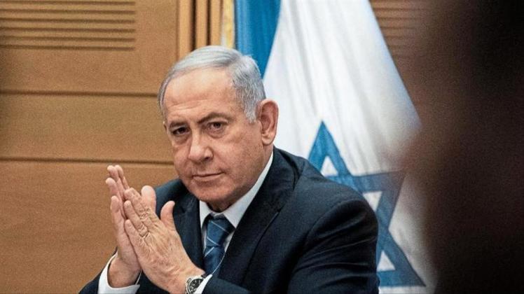 Benjamin Netanjahu hat einen Unterstützer mehr als sein oppositioneller Herausforderer Benny Gantz vom Mitte-Bündnis Blau-Weiß. Für eine Mehrheit in der Knesset reicht das aber nicht. 