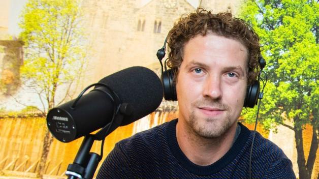 VfL-Fan Matthias Hohenbrink war bereits vor der Pandemie Gast im NOZ-Podcaststudio. In der aktuellen Ausgabe des VfL-Podcasts berichtet er von seiner eigenen Corona-Infektion. VfL-Fan Matthias Hohenbrink war bereits vor der Pandemie Gast im NOZ-Podcaststudio. In der aktuellen Ausgabe des VfL-Podcasts berichtet er von seiner eigenen Corona-Infektion.