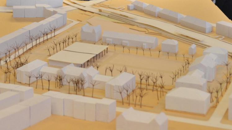 So sahen die Modell-Pläne für den Ulmencampus im Jahr 2016 aus. Die neue Universitätsbibliothek soll neben dem Bahnhaltepunkt Parkstraße im oberen Bereich des Bildes gebaut werden.