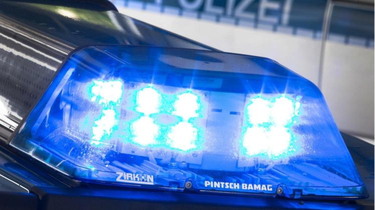 Die Polizei hat bei einer Suchaktion in Rostock eine Frauenleiche entdeckt.