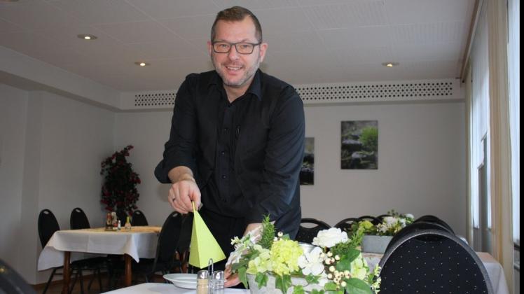Olaf Stolle ist gelernter Koch, in seinem Betrieb kümmert sich der Ganderkeseer aber natürlich nicht nur darum, dass das Essen schmeckt. Foto: Birgit Stamerjohanns