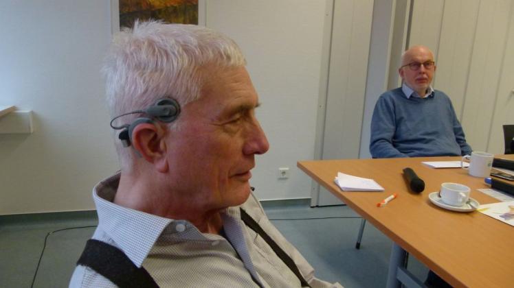 Gut sichtbar ist das CI und Hörgerät bei Hannes Deeken. Fotos: Christiane Adam