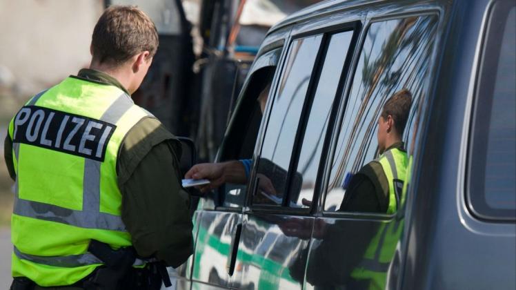 300 Autos hat die Polizei am Donnerstag in Brinkum kontrolliert. Symbolfoto: dpa 300 Autos hat die Polizei am Donnerstag in Brinkum kontrolliert. Symbolfoto: dpa