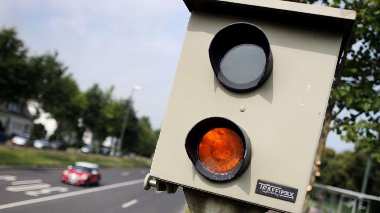 Im Landkreis Oldenburg und in Delmenhorst sind Geschwindigkeitskontrollen angekündigt worden. Symbolfoto: Martin Gerten/dpa