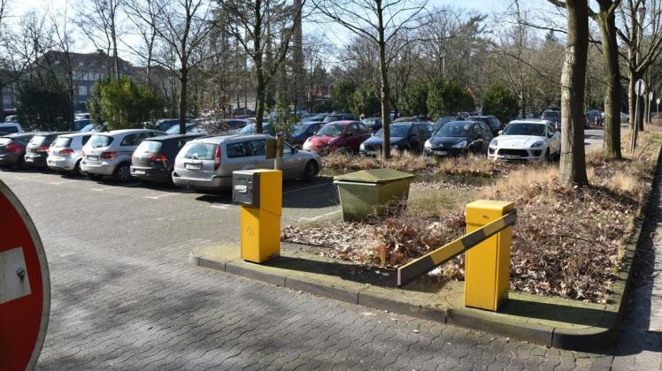 Auf dem Parkplatz des JHD an der Wildeshauser Straße soll ein neues Krankenhaus entstehen. Foto: Thomas Breuer Auf dem Parkplatz des JHD an der Wildeshauser Straße soll ein neues Krankenhaus entstehen. Foto: Thomas Breuer