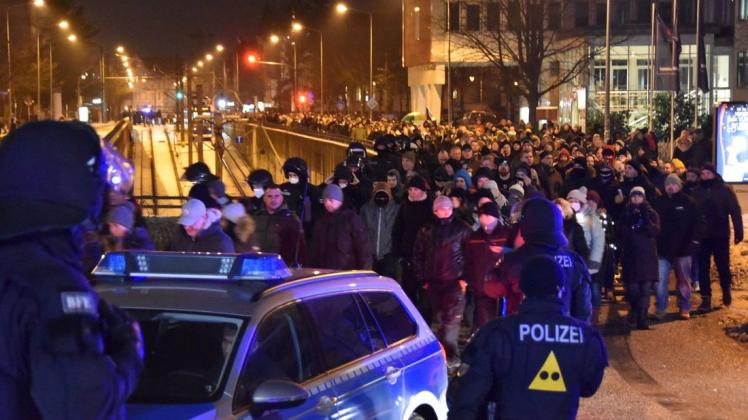 Die Polizei zählte am Montag 6500 Demonstranten in Rostock.