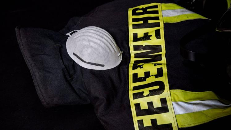 Während des Einsatzes tragen die Mitglieder der Freiwilligen Feuerwehren in Dissen und Hasbergen eine FFP2-Maske – es sei denn, eine Atemschutzmaske ist erforderlich. (Symbolfoto)