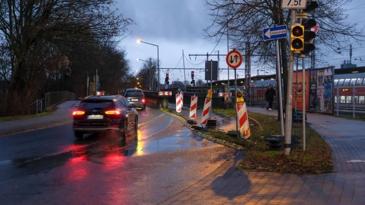 Nur noch eine Richtung: Die Hamburger Straße ist seit einigen Wochen nur noch stadteinwärts befahrbar. Das sorgt für Ärger.