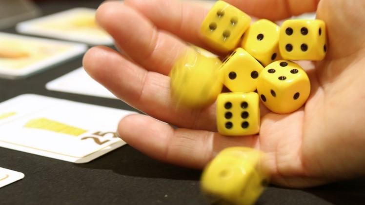 Die Lagerhalle lädt Silvester zum Spieleabend. Mal was anderes als tanzen. Die Lagerhalle lädt Silvester zum Spieleabend. Mal was anderes als tanzen.