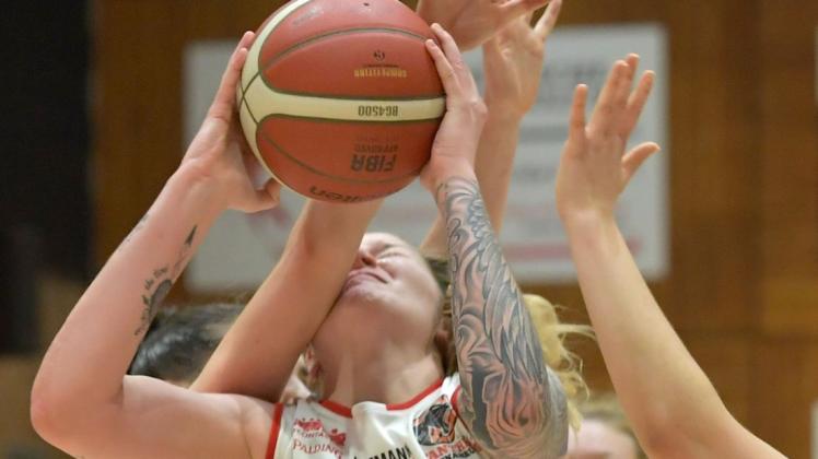 Zwei Pleiten in der Vorrunde, zwei Siege in den Playoffs: In der vergangenen Saison verliefen die Begegnungen gegen Wasserburg für Samantha Fuehring (am Ball) und die Panthers wechselhaft. Zwei Pleiten in der Vorrunde, zwei Siege in den Playoffs: In der vergangenen Saison verliefen die Begegnungen gegen Wasserburg für Samantha Fuehring (am Ball) und die Panthers wechselhaft.