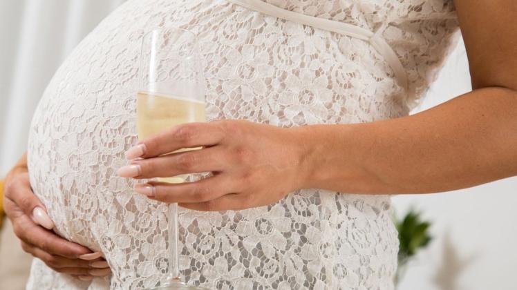 Es gibt keine prinzipiell unschädliche Menge an Alkohol während der Schwangerschaft.