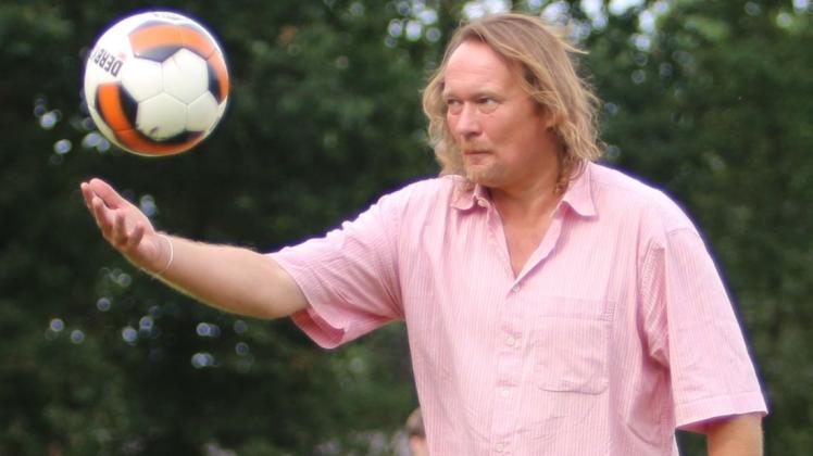Fußball trotz Corona? Champions-Camp von Cosmos Wedel fraglich | SHZ