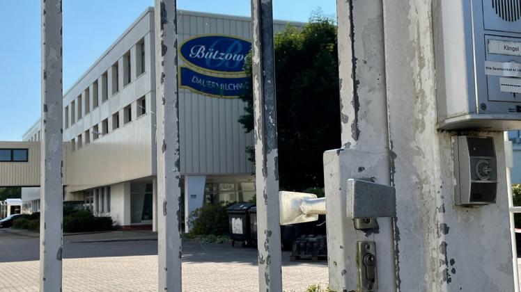 Schock in Bützow: Schließt sich diese Tür für immer? Im Bützower Dauermilchwerk wird die Produktion eingestellt.