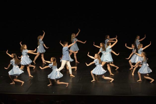 „One“ Dance Company. Foto: Vanessa Nicette Fotografie